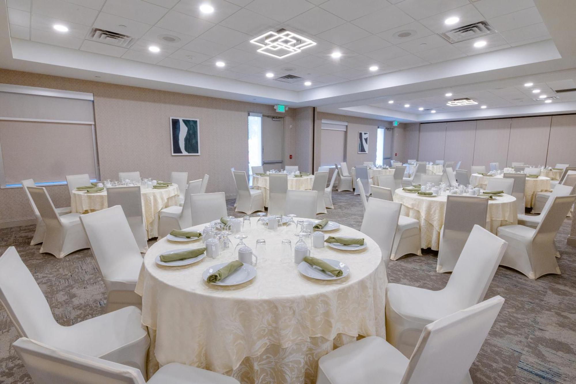 Hilton Garden Inn לייקווד מראה חיצוני תמונה