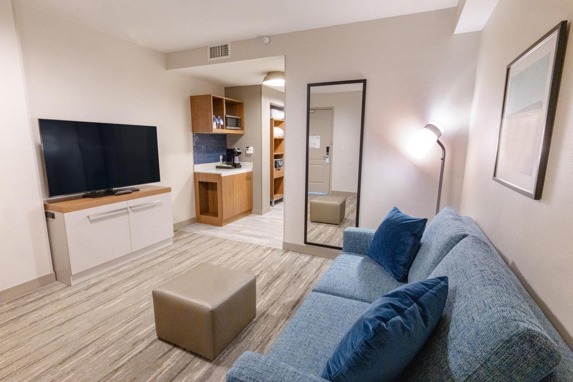 Hilton Garden Inn לייקווד מראה חיצוני תמונה